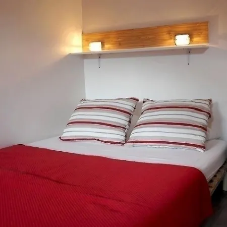 Apartment Boedette D 5 *